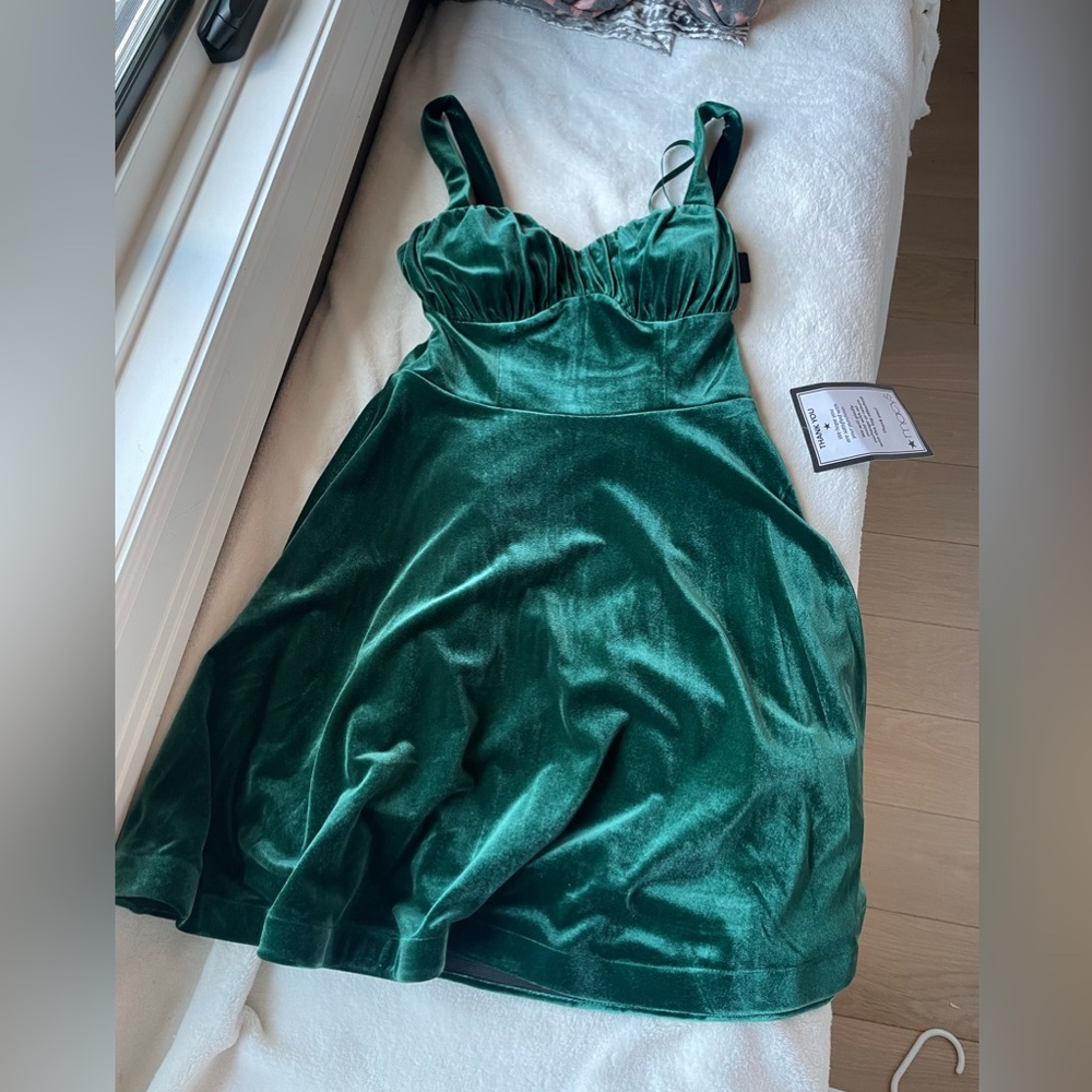 NWT!! new with tags Homecoming green velvet City Studio dress. Size 9.